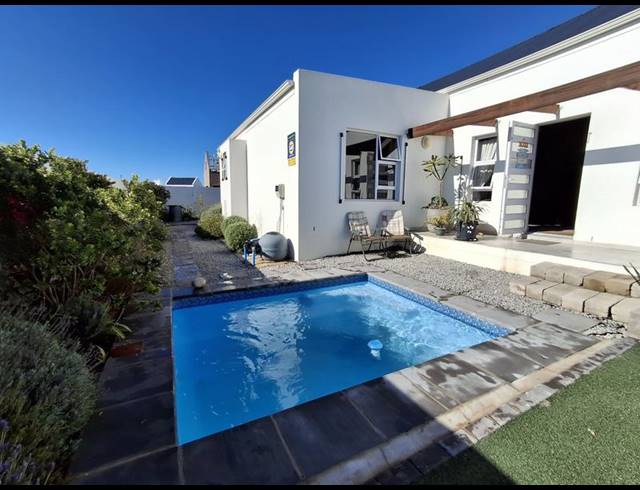 3 BEDROOM HOUSE FOR SALE IN BRITANNIA BAY